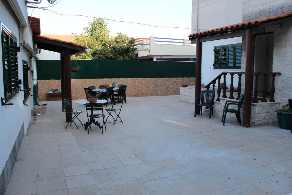 Hostel Casa Lucas ชาร์เนกา ภายนอก รูปภาพ