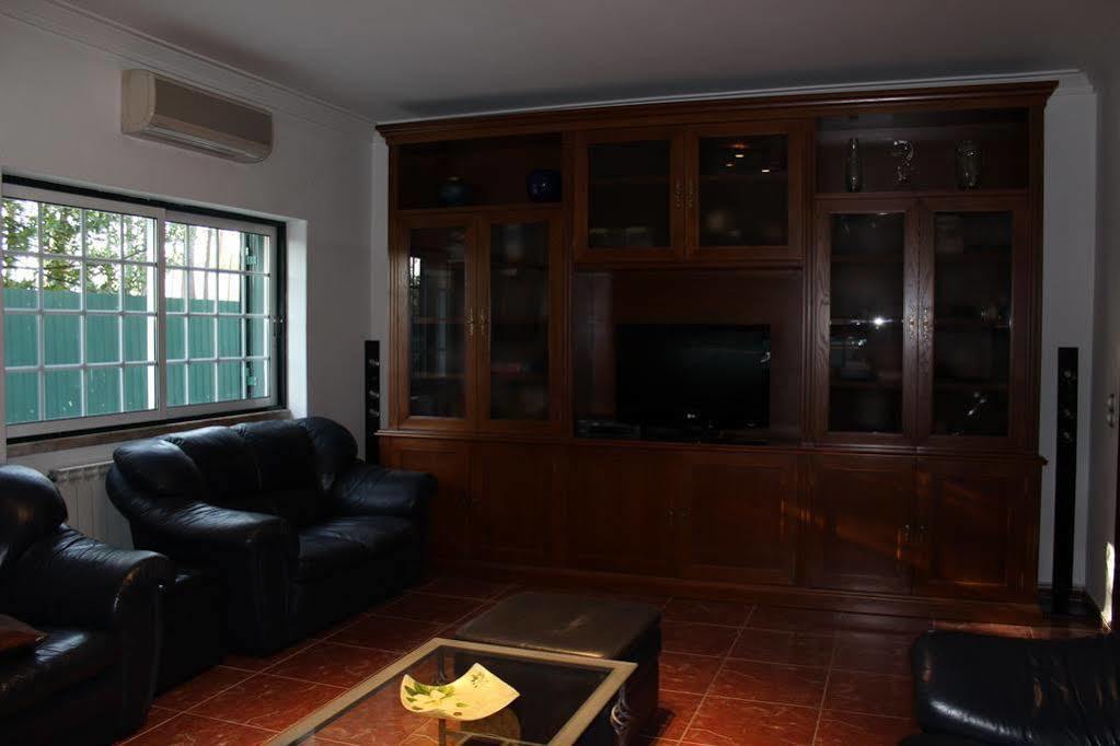 Hostel Casa Lucas ชาร์เนกา ภายนอก รูปภาพ