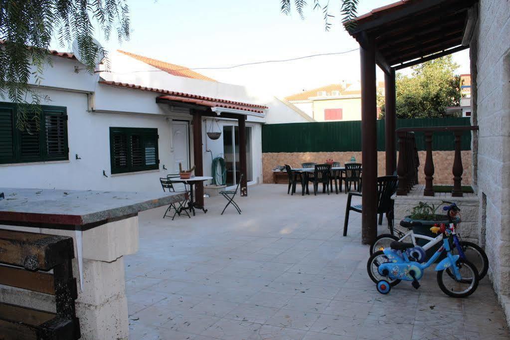Hostel Casa Lucas ชาร์เนกา ภายนอก รูปภาพ